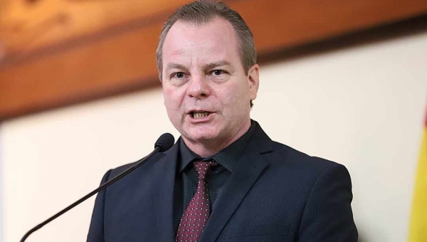 Pedro Longo destaca importância da obra de duplicação da estrada do aeroporto de Cruzeiro do Sul