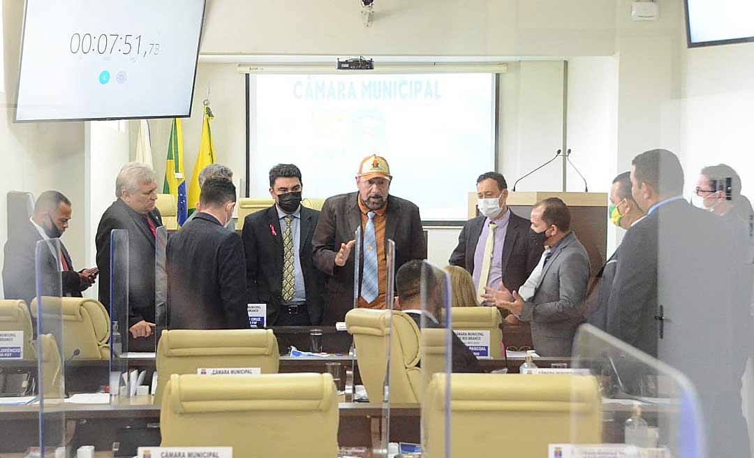 Ismael Machado quer sessão extraordinária para votar PL que dá dinheiro às empresas de ônibus e sindicato