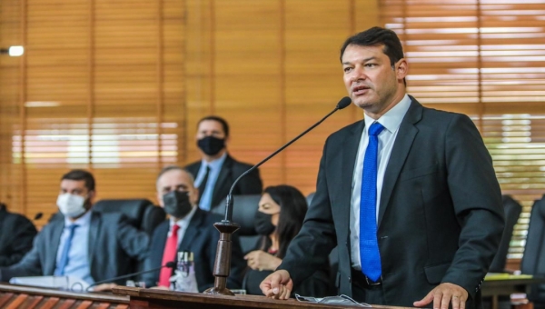 Projeto de Duarte proíbe cumulação de tributos incidentes sobre combustíveis