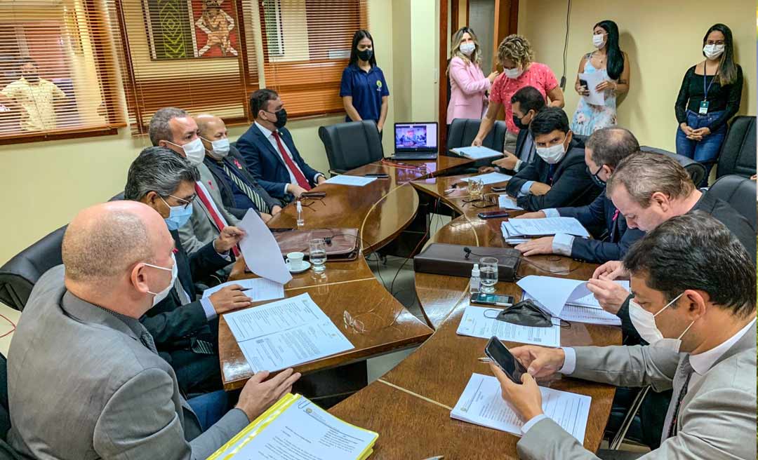 Após intenso debate, CCJ derruba parecer de inconstitucionalidade sobre PL que permite ingresso na PM aos 35 anos