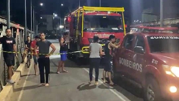 Jovem que tentava se jogar da ponte Juscelino Kubitschek, em Rio Branco, é salvo por bombeiros 