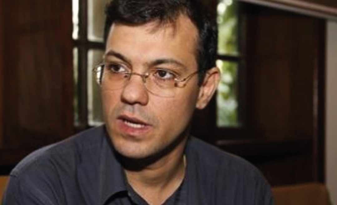 Thor Dantas chama de "criminosa" fala de Bolsonaro associando vacinas contra covid-19 à Aids