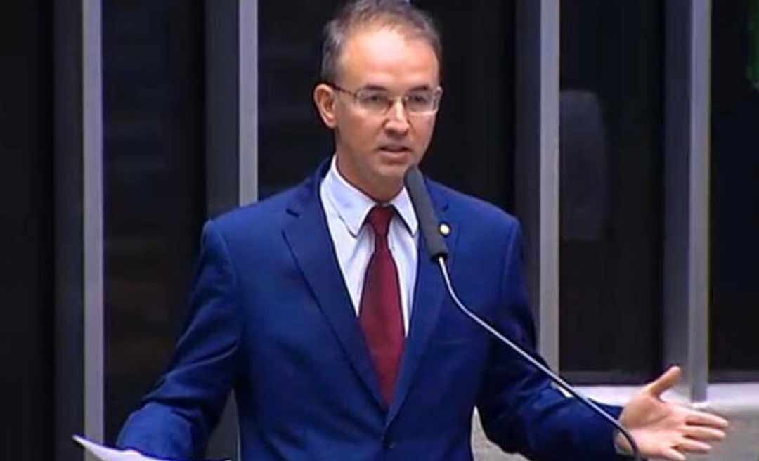 ”O Brasil está sendo comandado pelo mercado financeiro”, diz Leo de Brito