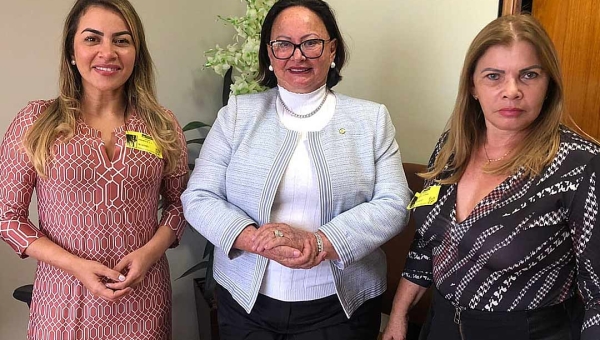 Em Brasílía, Vanda Milani recebe prefeita de Brasiléia