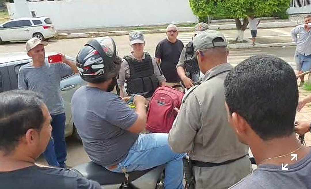 Motociclista tenta furar bloqueio na ponte Wilson Pinheiro, gera confusão e é abordado pela polícia