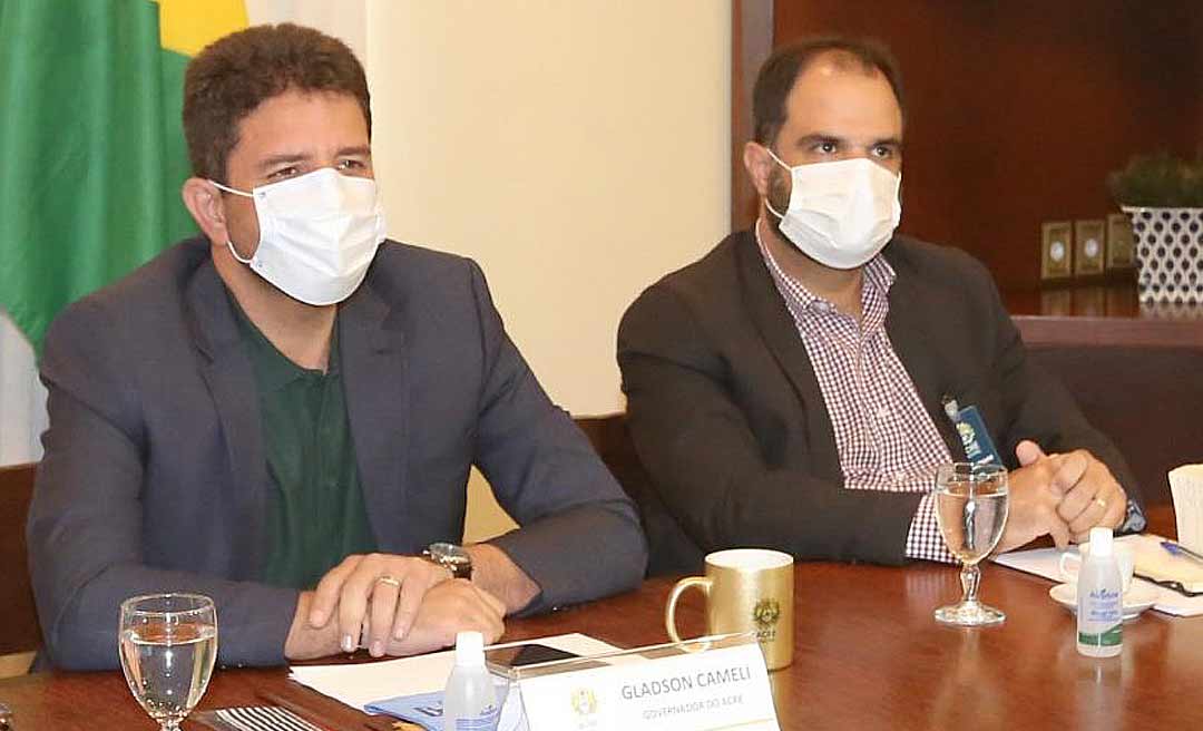 Gladson retorna ao Acre após semana conturbada no Palácio e tem reunião com João Paulo Setti