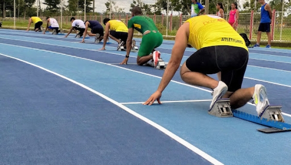 Após casos de Covid-19, acadêmicos de Medicina da UFAC são suspensos de evento esportivo: “segurança”