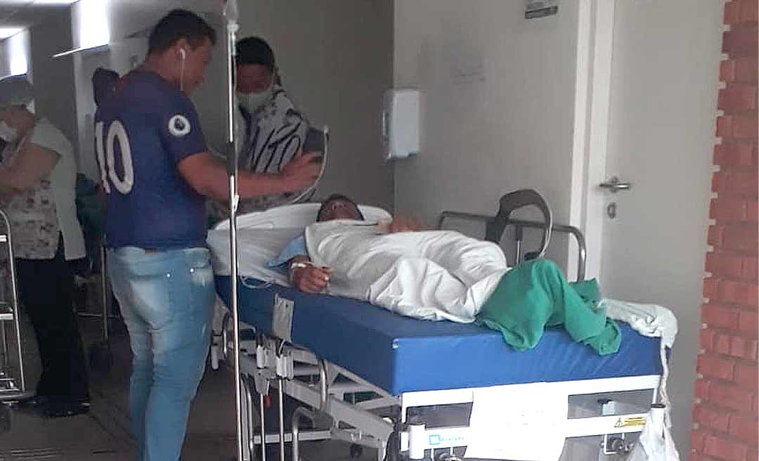 Sábado no Pronto Socorro é marcado por pacientes ortopédicos nos corredores aguardando cirurgia