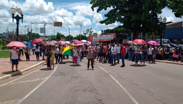 Sem avanços nas negociações, sindicatos da Saúde radicalizam e param por 12 horas; ponte metálica está fechada