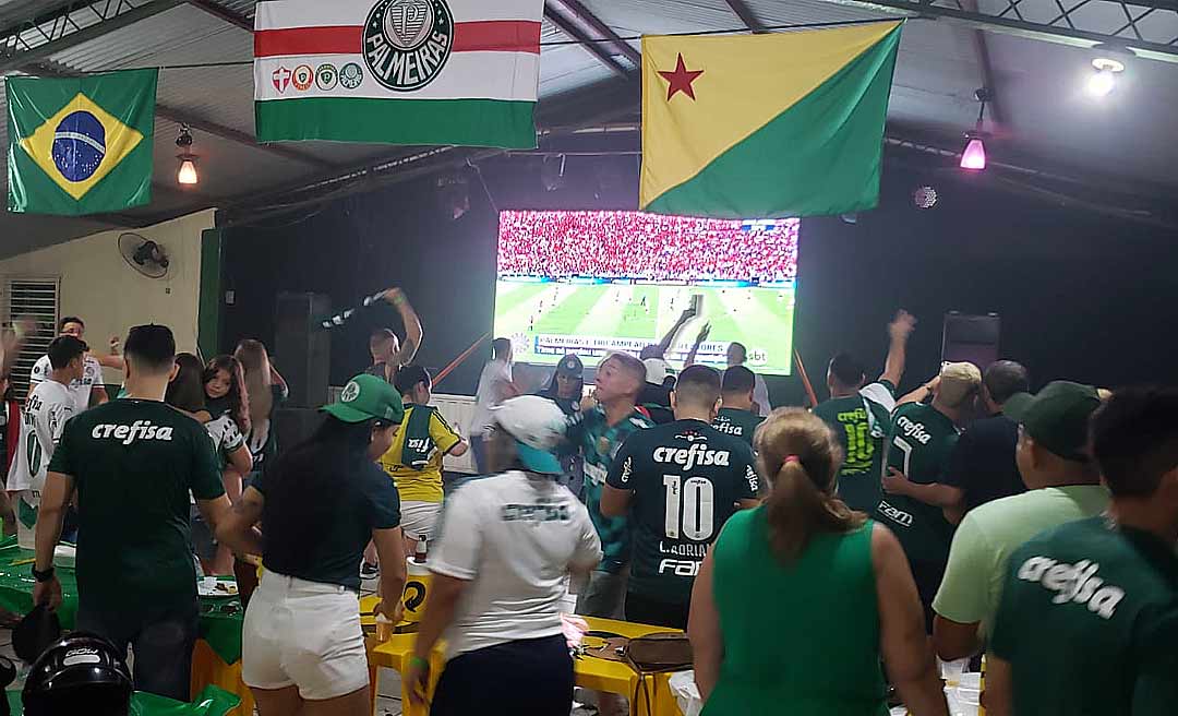 Em Rio Branco, torcedores comemoram o tricampeonato do Palmeiras na Copa Libertadores