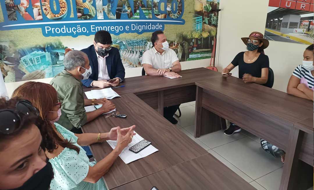 Servidores de outros setores da prefeitura querem abono anunciado por Bocalom e protestam