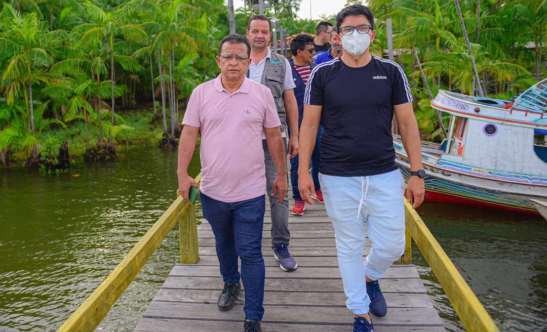 Jenilson Leite e comitiva visitam município de Cametá para conhecer produção de açaí nativo