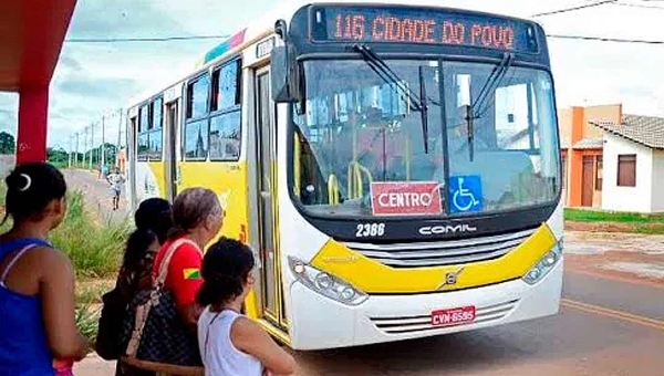 Motoristas de ônibus de Rio Branco param em advertência; greve geral não está descartada