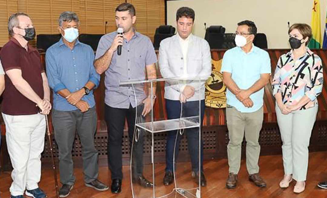 Presidente da Aleac garante celeridade para aprovação do projeto de pagamento do abono da Educação