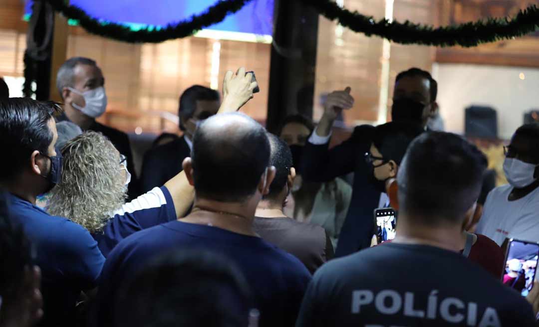 Galeria Marina Silva é tomada por servidores da Saúde, Educação e Polícia Penal; servidores aguardam votações