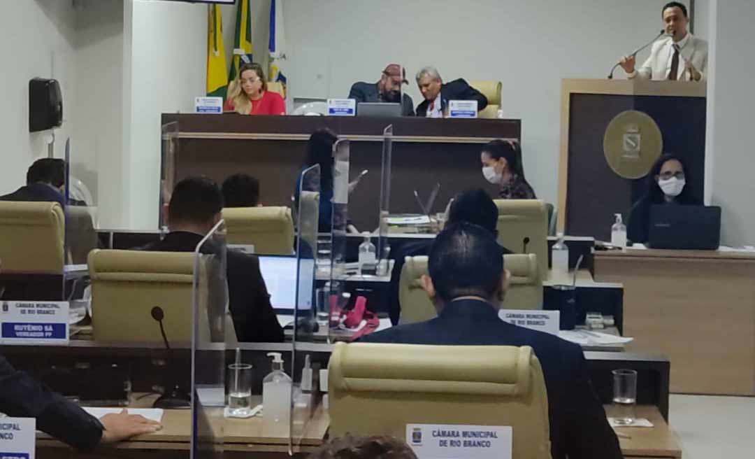 Vereadores derrubam vetos de Bocalom e mantêm Guarda Municipal, aumento de salário das merendeiras e equiparação dos salários de professores