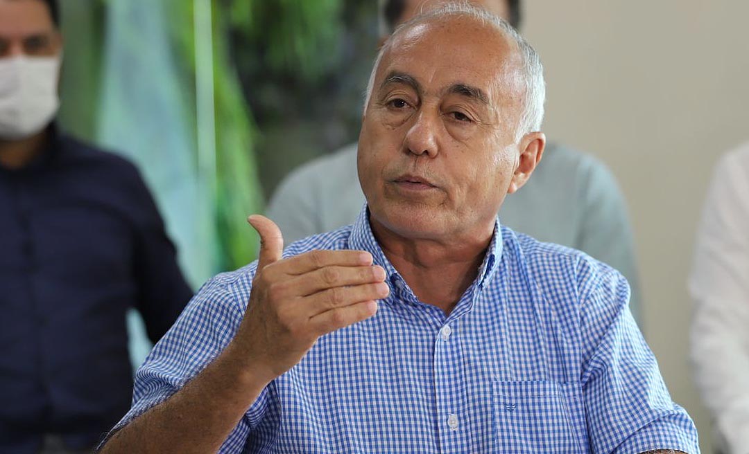Há mais de 10 anos frota de ônibus em Rio Branco não é renovada, diz decreto assinado por Bocalom