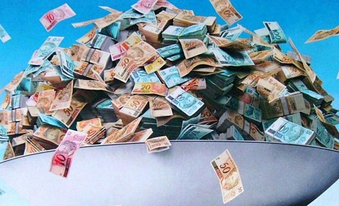 Após ter veto derrubado, Bolsonaro assina fundo eleitoral de até R$ 5,7 bi