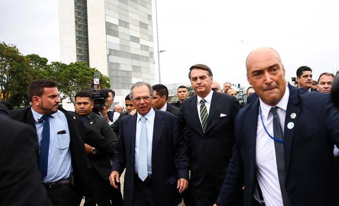 Com salário mínimo de R$ 1.210, Congresso aprova Orçamento para 2022