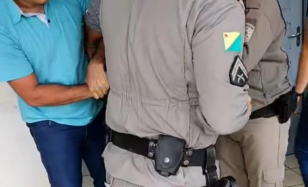 Polícia Civil prende servidor público após agredir policial militar em Acrelândia