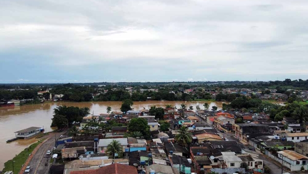 Rio Acre marca 10,52 metros e se distancia da cota de alerta na capital