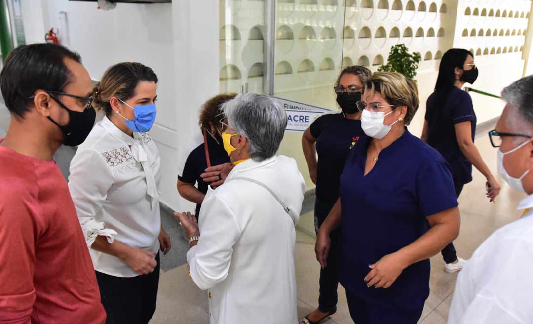 Mara Rocha visita a Fundhacre e constata "caos na saúde" e servidores com suspeita de contágio pela Covid-19