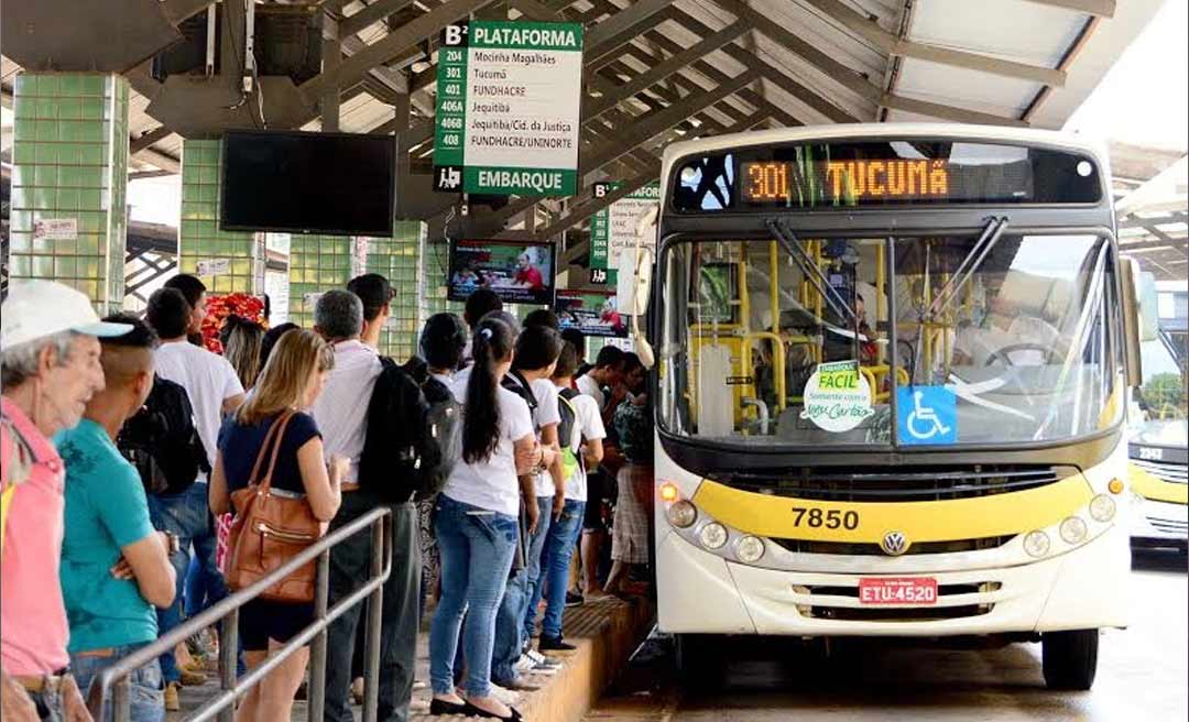 Ônibus velhos e quebrados voltam a operar em 10 linhas de Rio Branco