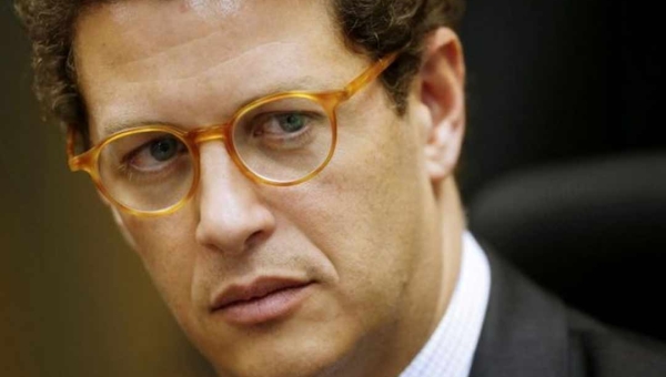 Ex-ministro usa as redes para defender Bolsonaro do suposto vazamento de dados