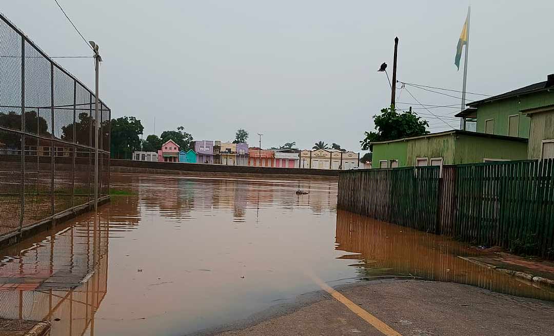 Se continuar subindo, nível do Rio Acre pode atingir cota de transbordamento no início da noite desta segunda-feira