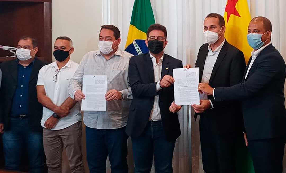 No Palácio, Gladson assina com o Banco da Amazônia protocolo que prevê investimentos de R$ 535 milhões no Acre