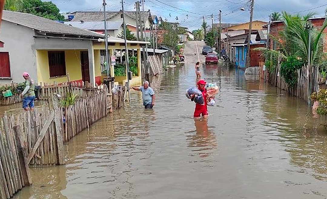 Acima da cota de transbordamento, rio Juruá atinge sete mil famílias em Cruzeiro do Sul