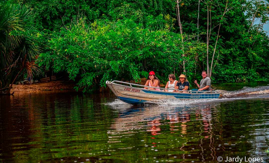 Fotógrafo tarauacaense registra as belezas do rio Croa, em Cruzeiro do Sul