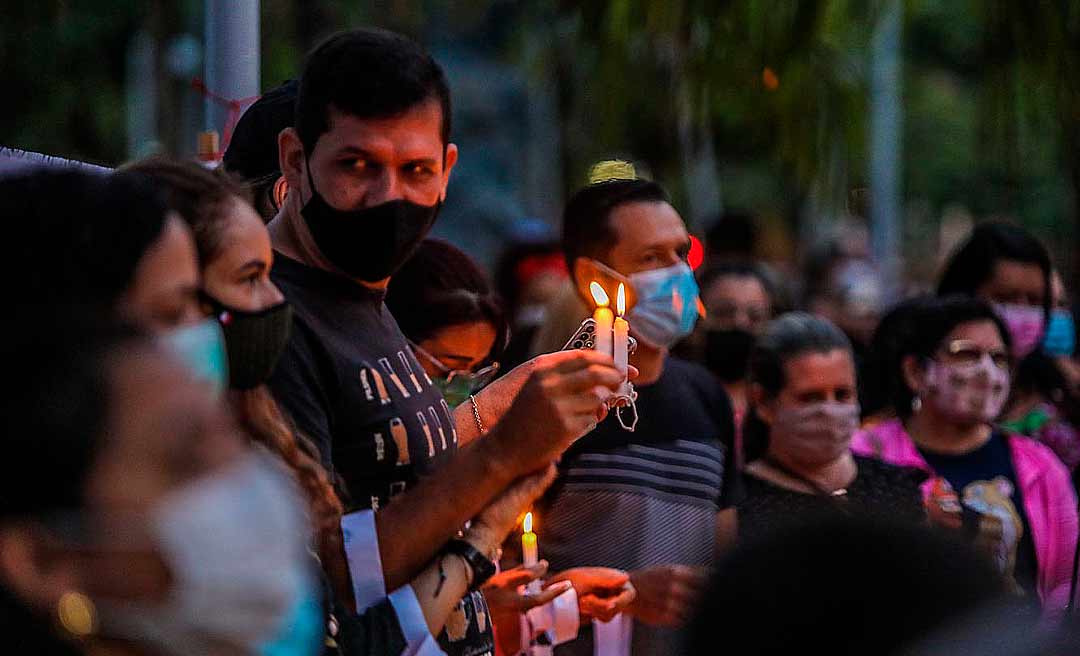 Professores voltam às ruas e defendem convocação imediata do cadastro de reserva