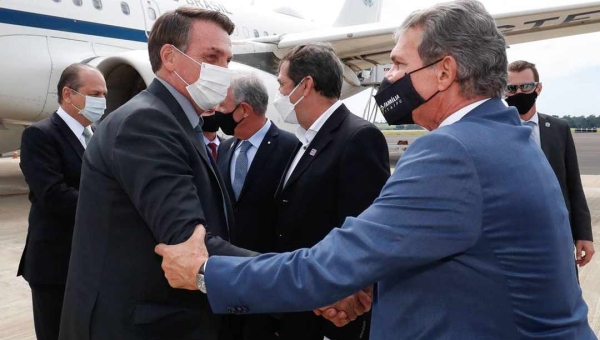 Bolsonaro demite presidente da Petrobras. Adriano Pires assume o cargo
