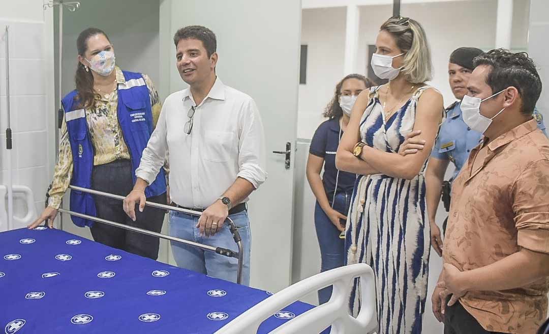Em Manoel Urbano, Gladson entrega nova ala de hospital e inicia construção da Casa do Índio