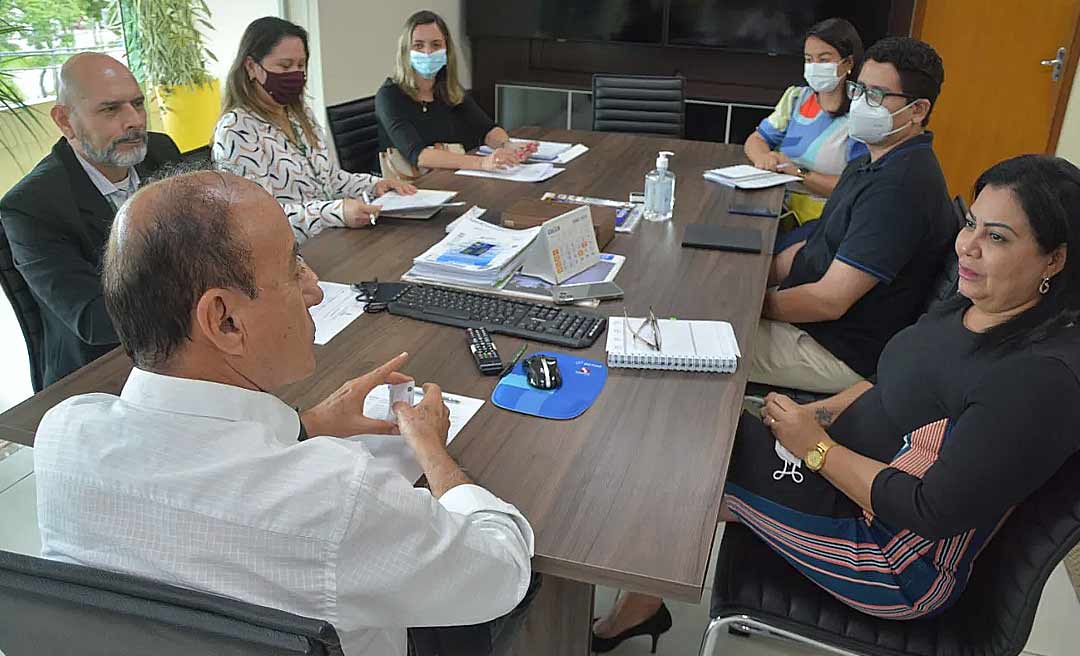 Prefeitura recebe equipe da Suframa para logística da Reunião do Conselho que ocorrerá no fim de abril na capital