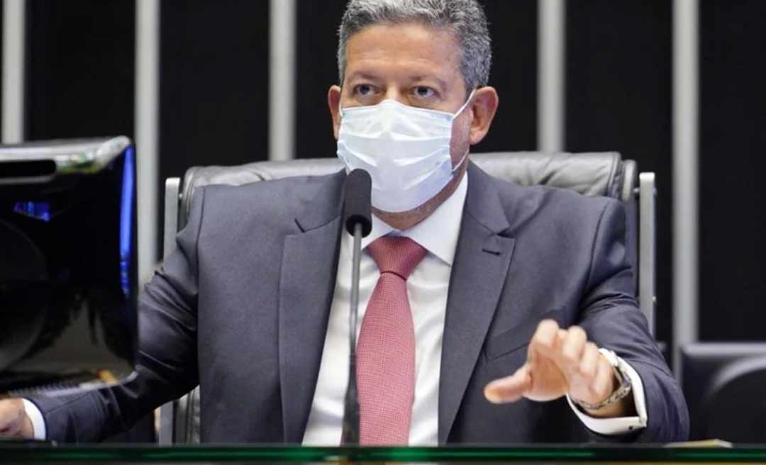 Lira estuda revisão da lei das estatais para privatizar Petrobras