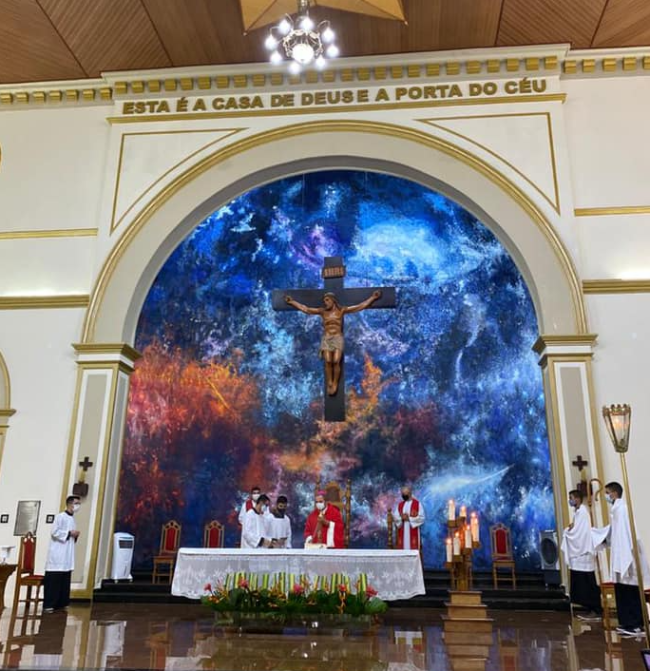 Católicos do Acre celebram a Vigília Pascal neste Sábado de Aleluia