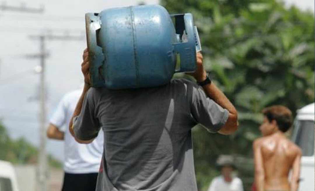 Preço do gás de cozinha já compromete quase 10% do salário mínimo