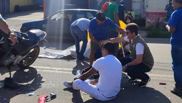 Gladson presta apoio a vítimas de acidente de moto na avenida Getúlio Vargas