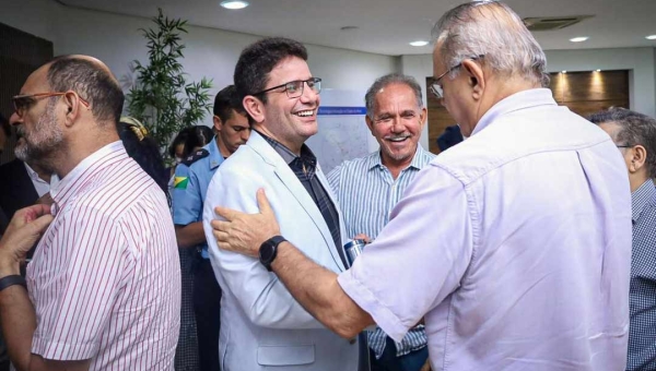 Cameli agradece o apoio do governo federal durante a visita do ministro da Ciência, Tecnologia e Inovações