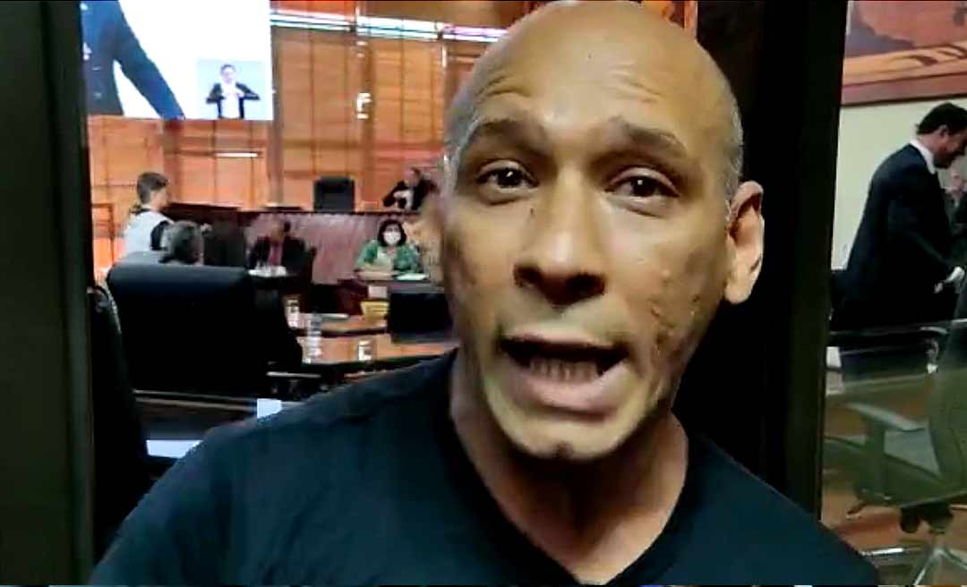 "Filho de um dos melhores juristas do Acre acaba de rasgar a Constituição", afirma policial penal sobre Roberto Duarte