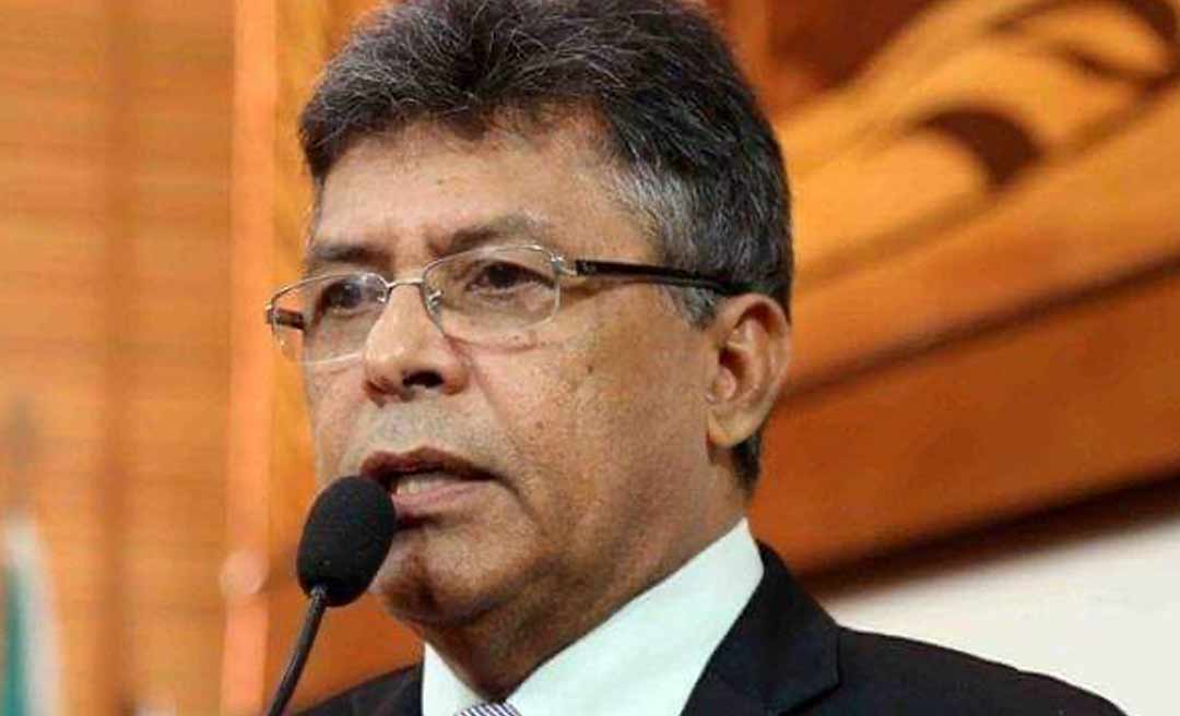 Antônio Pedro tranquiliza famílias que residem próximas às obras da ponte da Sibéria