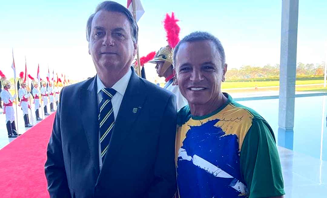 “Bolsonaro é um homem que chegou lá nos braços do povo”, lembra Marcio Bittar