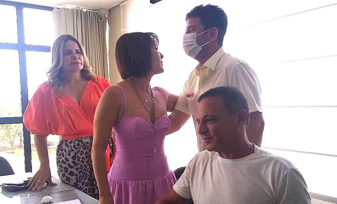 Jorge Viana afirma que Gladson pode estar blefando ao indicar Márcia de vice