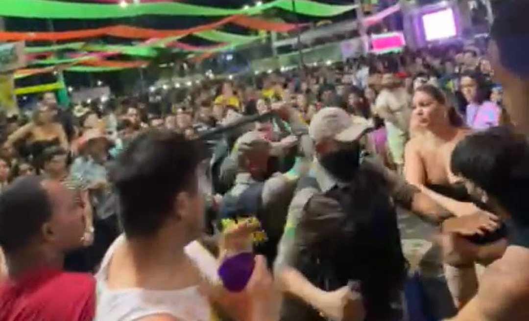 Polícia impede briga generalizada no segundo dia de Carnavale em Brasileia; veja o vídeo
