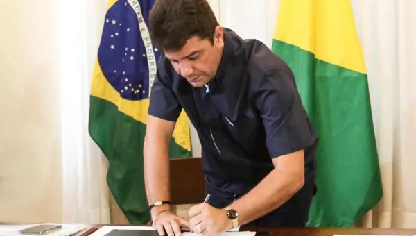 Após muita pressão, Gladson decide reduzir ICMS dos combustíveis; decreto será publicado no DOE