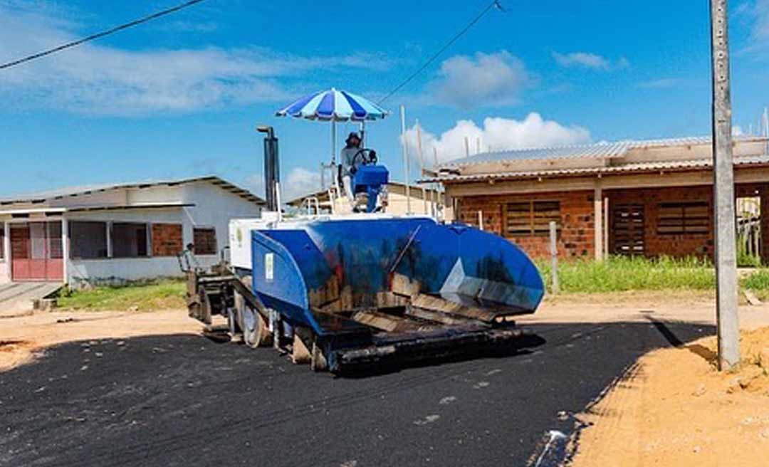 Prefeitura de Cruzeiro do Sul intensifica o trabalho com asfalto em ruas do município