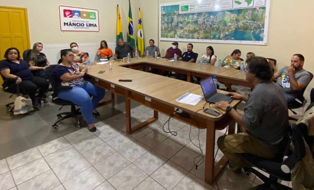 Funtac, Prefeitura de Mâncio Lima, Sebrae e cooperados firmam parceria para o fortalecimento das cadeias produtivas