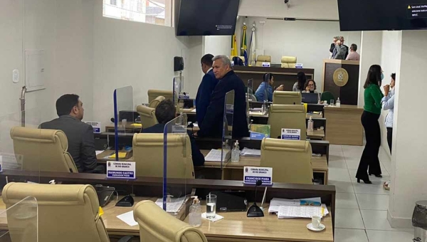 Vereadores aprovam criação de 137 novos cargos comissionados na prefeitura de Rio Branco